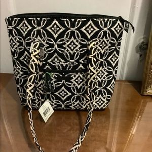 New Vera Bradley handbag with zipper